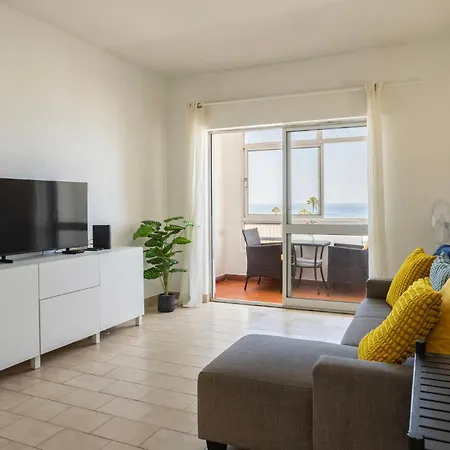Blue Ocean Views & With Atlantic Breeze דירה *